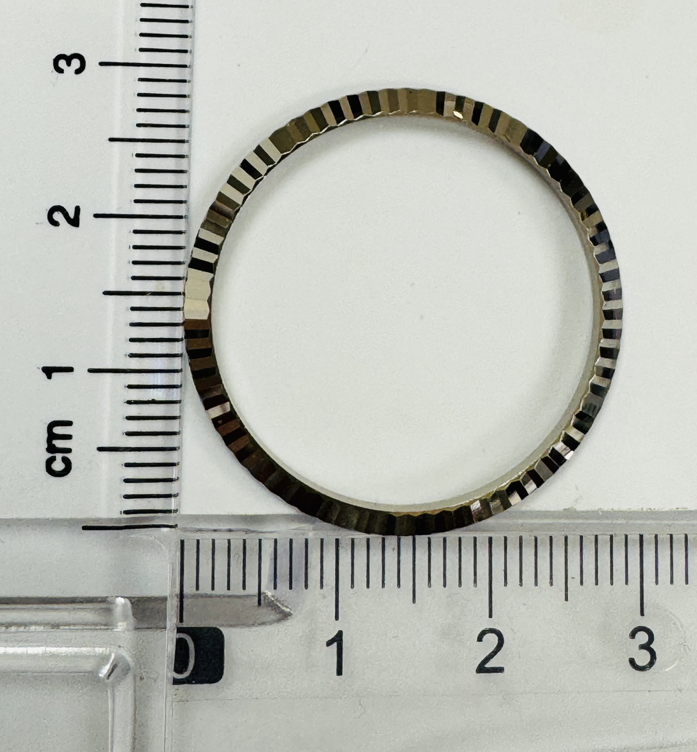 Factory Rolex fluted solid 18K white gold bezel 31 mm 5 digits models, circa 90 thumbnail 2