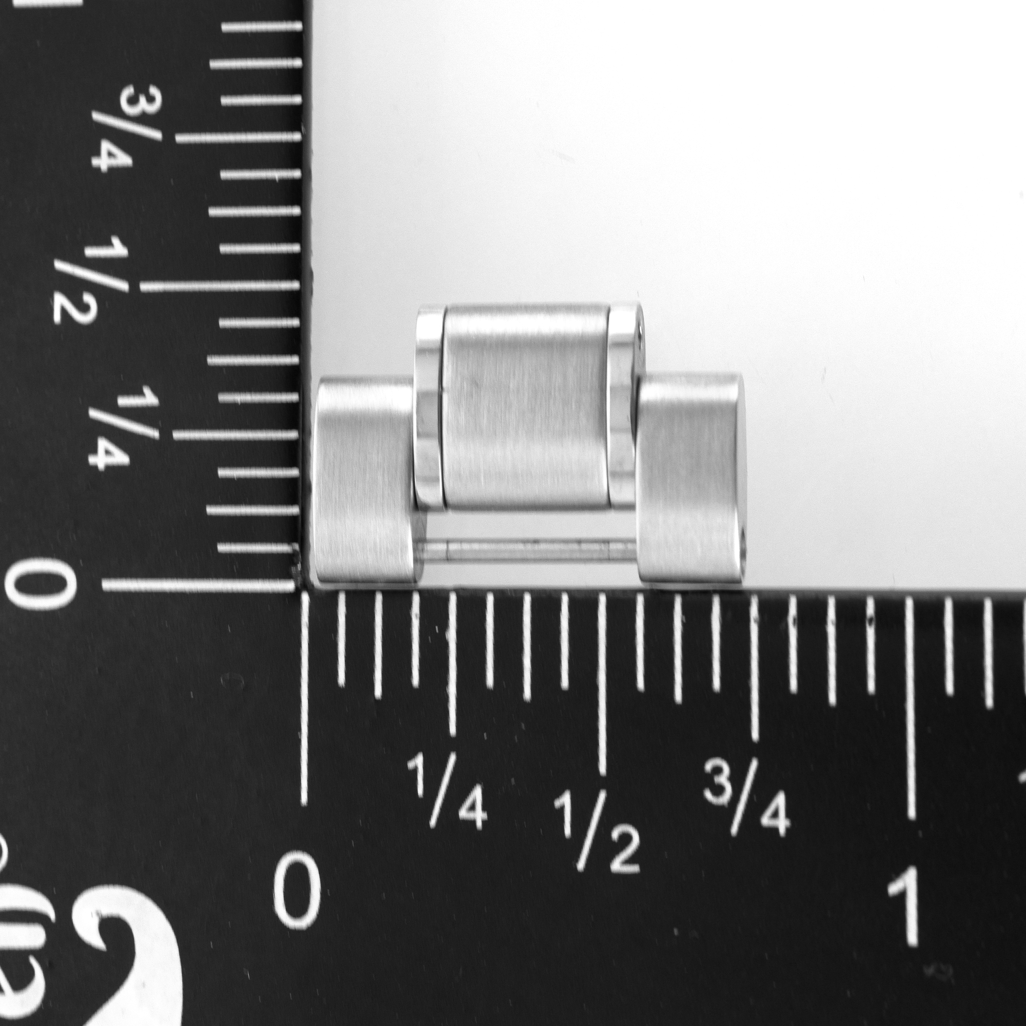 Factory original Unworn Omega stainless steel link 18.0mm for Speed master thumbnail 2