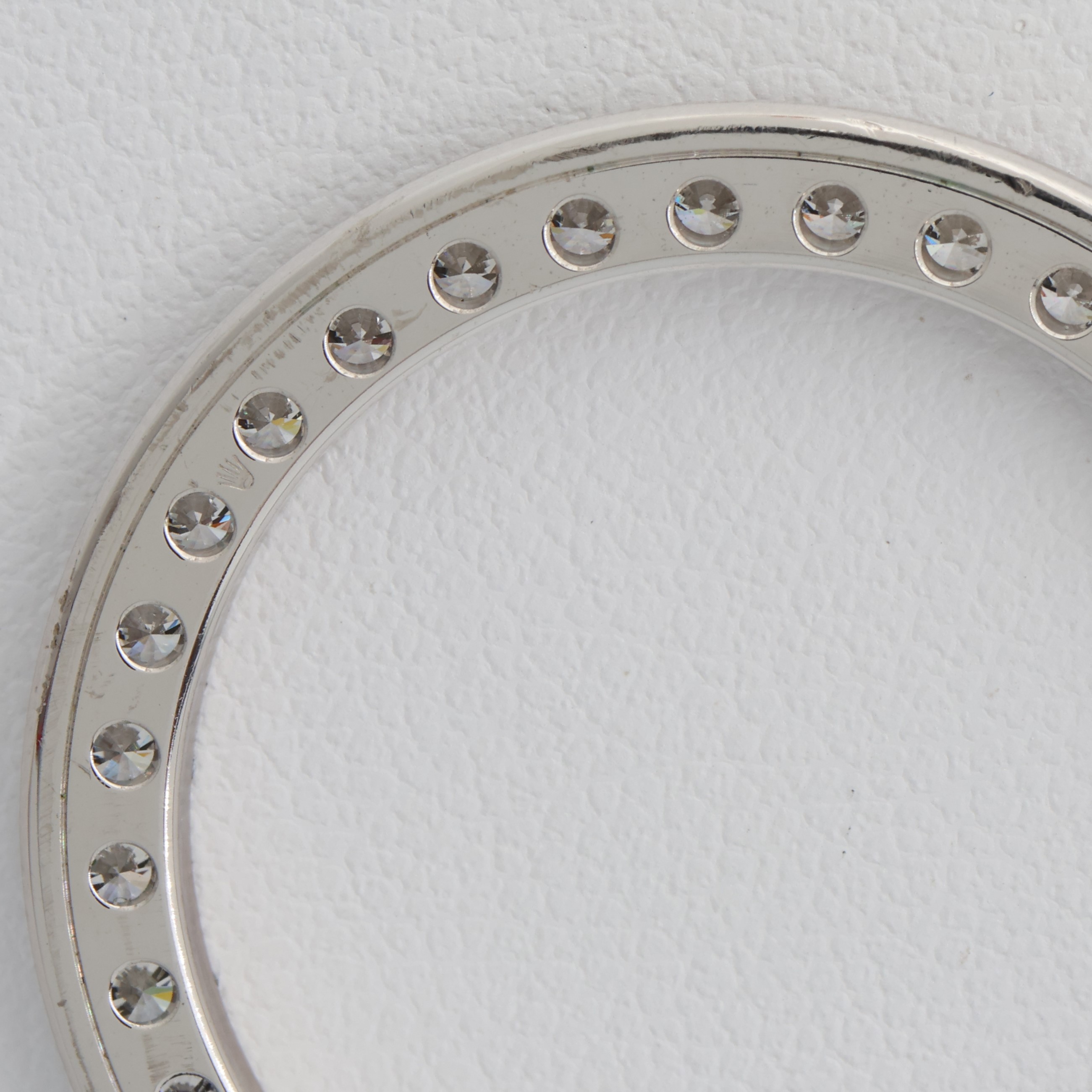 Factory original 1.50 ct. 32 diamonds bezel for Rolex 29mm Pearlmaster thumbnail 3