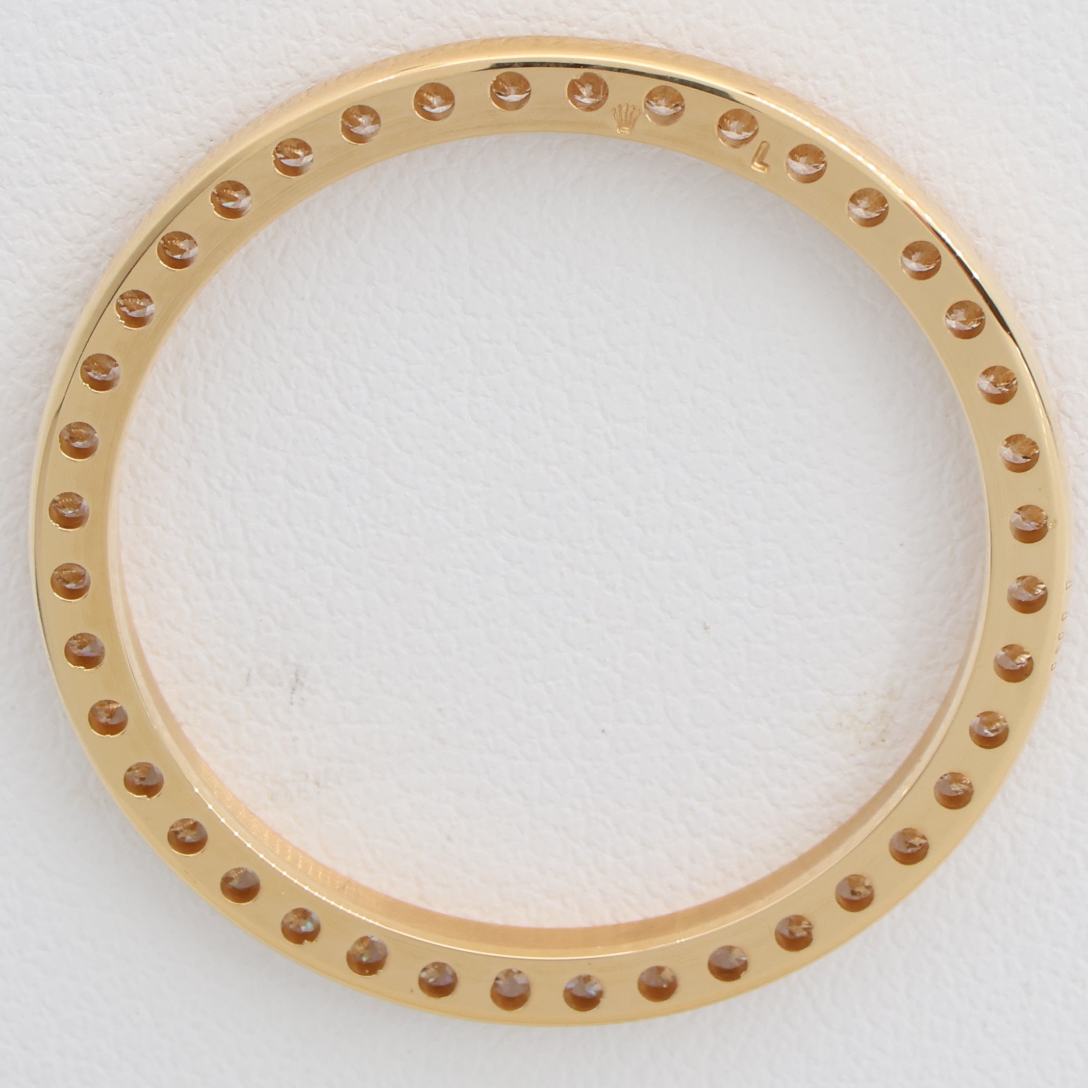 Factory original 42 diamonds .75 ct. 18K yellow gold bezel for Rolex 26mm thumbnail 2