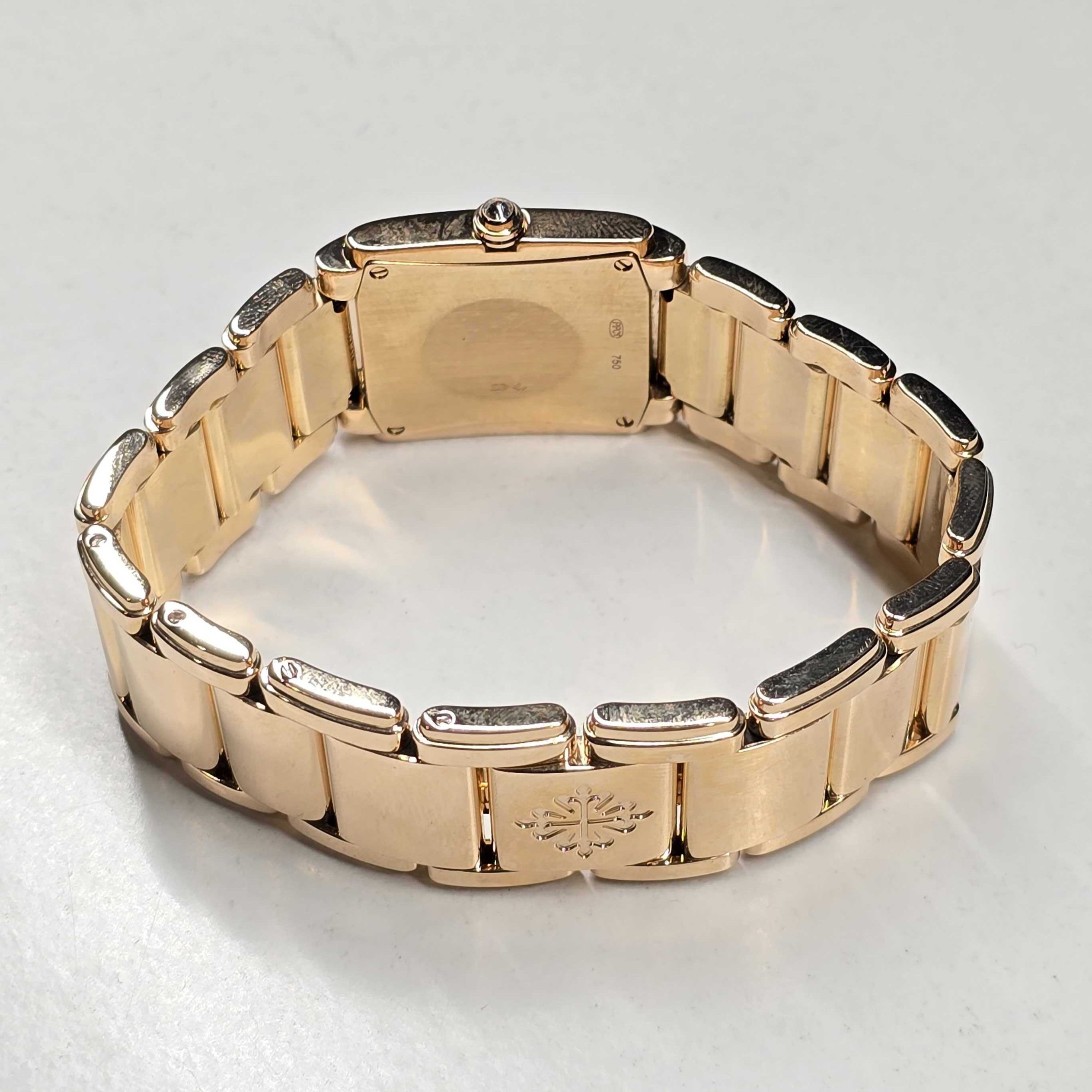 Patek Philippe Twenty 4 4910/11R-010 thumbnail 2