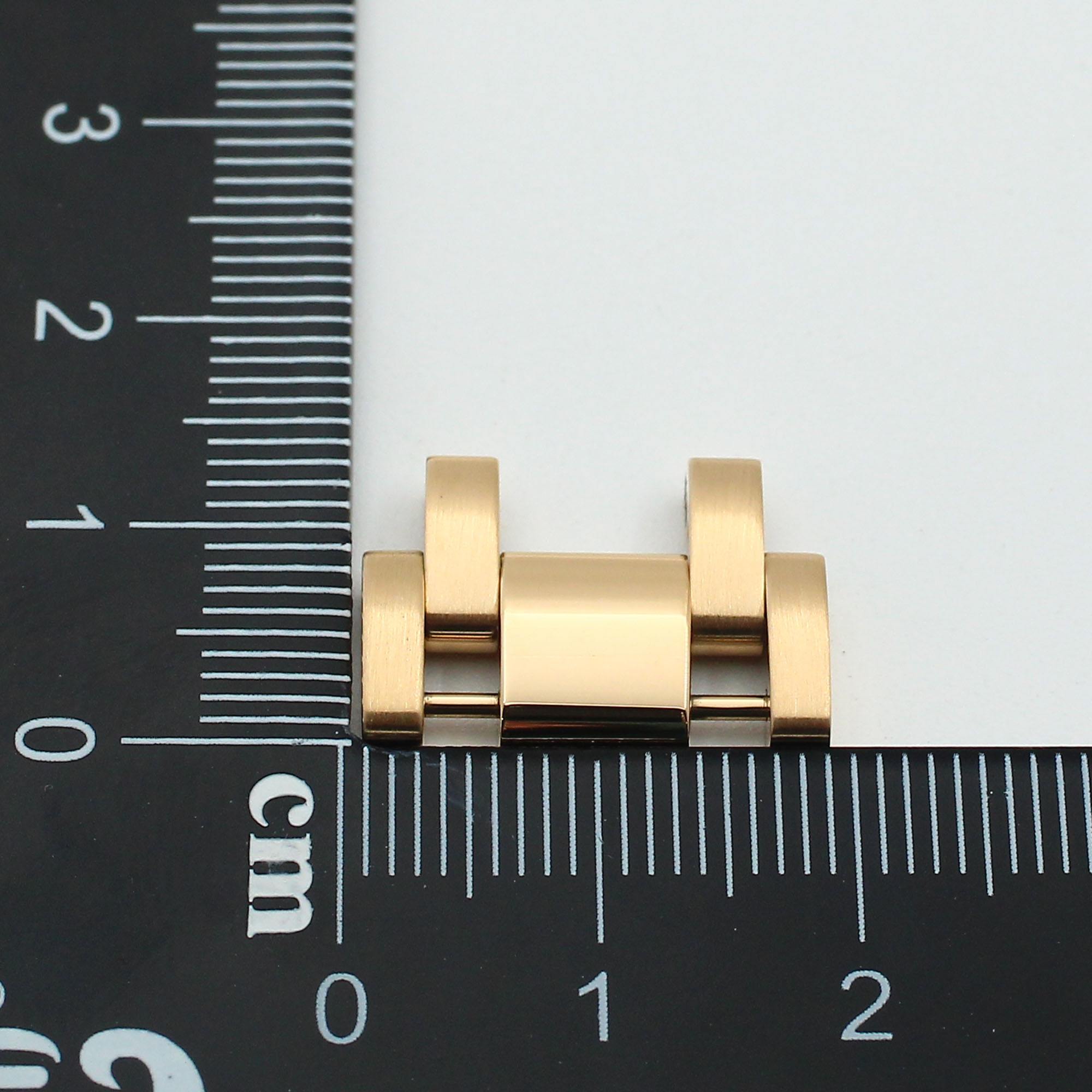 Cartier 18K yellow gold link 18.3mm wide for Tank Americaine thumbnail 2